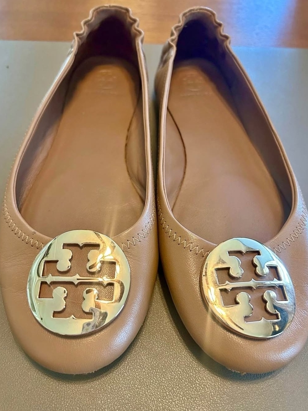 Women's Tan Leather Logo-Embellished Ballet Flats Size 8